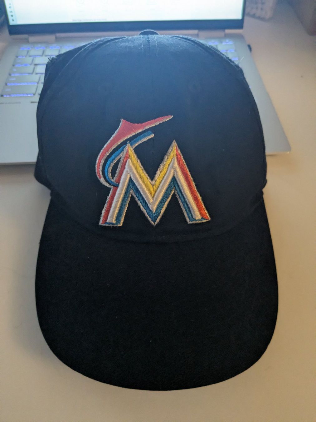 Copricapi, berretti & cappellini: New Era Miami Marlins Hat Snapback Cap - MLB Baseball - M – Usato da Hünenberg See venduto da SpecialEditionGaming