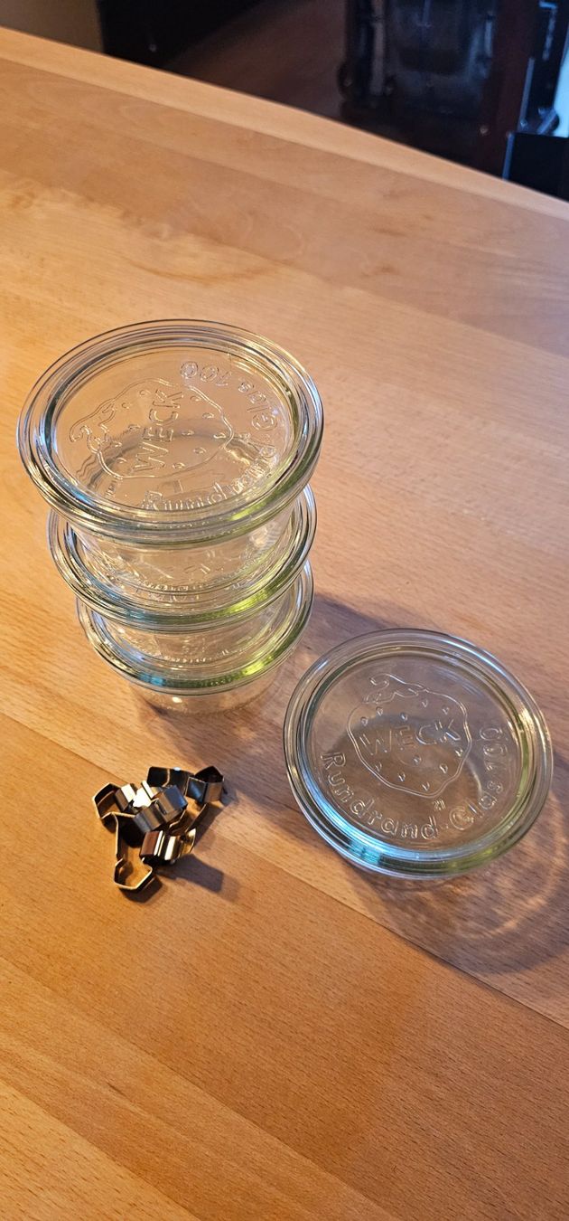 Weck Behälter & Ähnliches: Weck-Gläser 3 Stk. – Gebraucht aus Illgau von smili2591