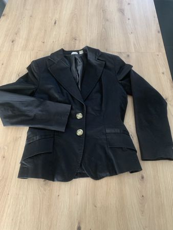 Schwarzer Damen Blazer, Grösse 38, ideal für den Herbst