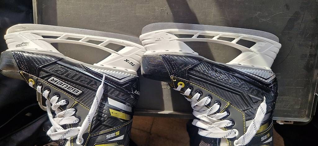 Pattini da ghiaccio: Eishockey Schlittschuhe  – Usato da Wiesendangen venduto da Dreiergespann 1