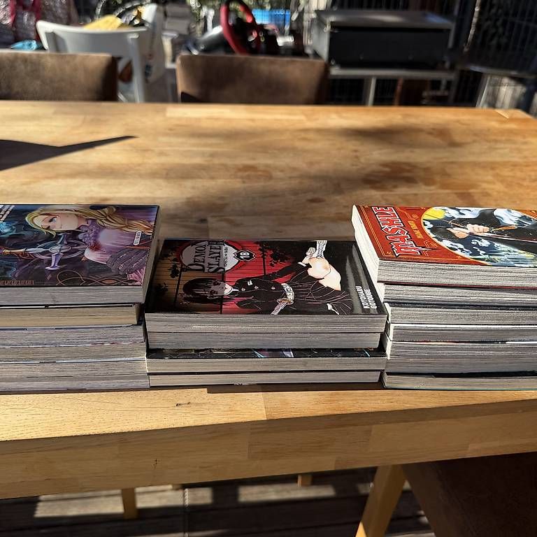 Fumetti: Lot Manga Divers  Mashle, Death Note, et plus – Usato da St-Léonard venduto da noa_k2wx 1