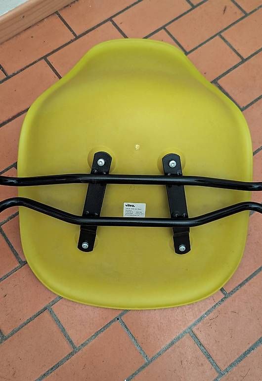 Vitra Sedie: Vitra Eames Plastic Side Chair - Senf – Usato da Zürich venduto da mangala123 2