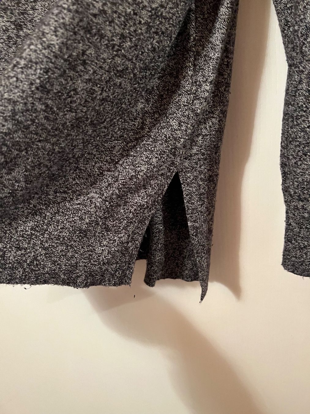 Gap Maglioni & Felpe: Pullover Gap grau meliert mit Seitenschlitzen gebraucht – Usato da Ruggell venduto da Malbuntiger01 2