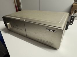 Sony CDX-U303 Wechsler mit 2 Magazinen - Top Zustand!