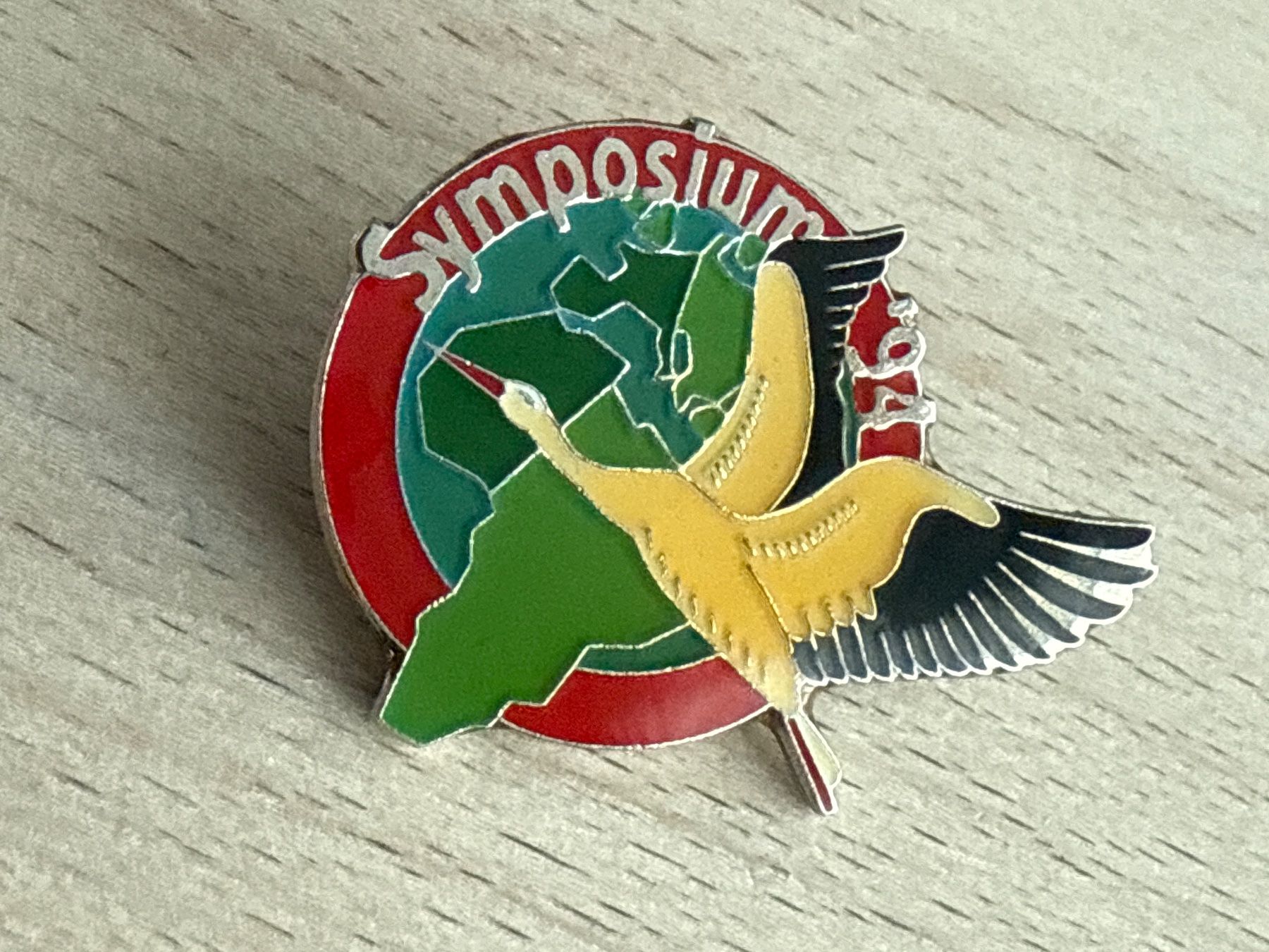 Plaketten & Abzeichen: Pin Symposium ‚94 – Gebraucht aus Glattbrugg von Schweigmatt