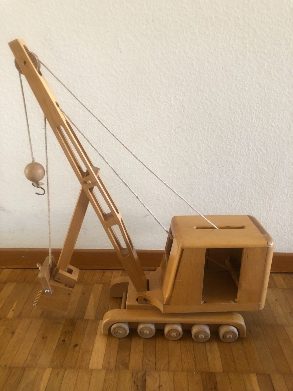 Giocattoli: Holz- Seilbagger /Kranwagen – Usato da Bassersdorf venduto da sammelfloh 1