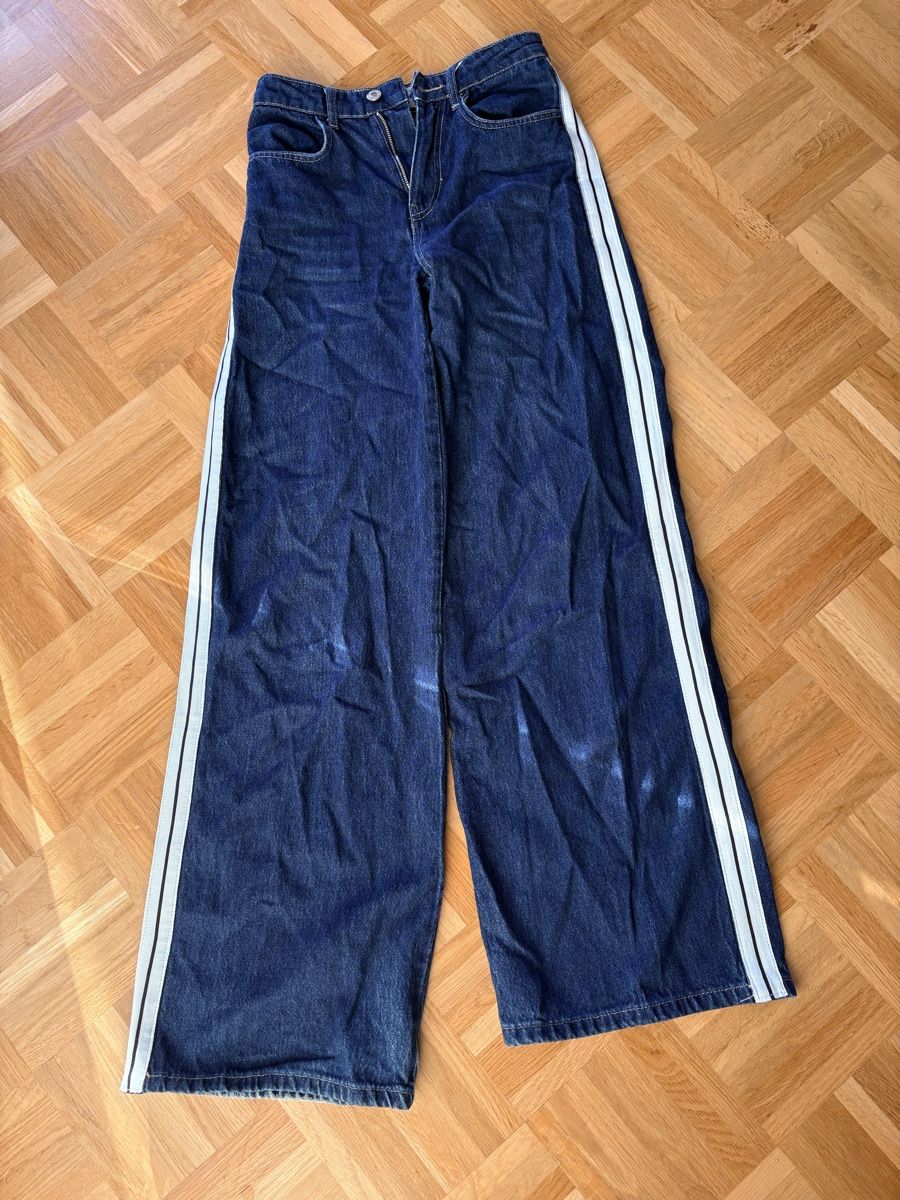Tally Weijl Jeans: Jeans mit weissem Streifen – Neu (gemäss Beschreibung) aus Herzogenbuchsee von Gd.5 1