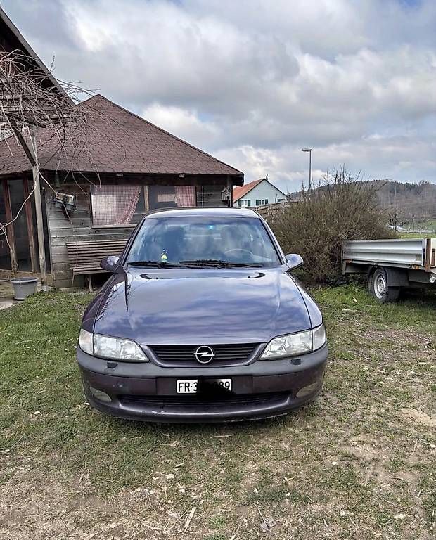 Autos: Opel Vectra  – Gebraucht aus Sion von ALDANUBE