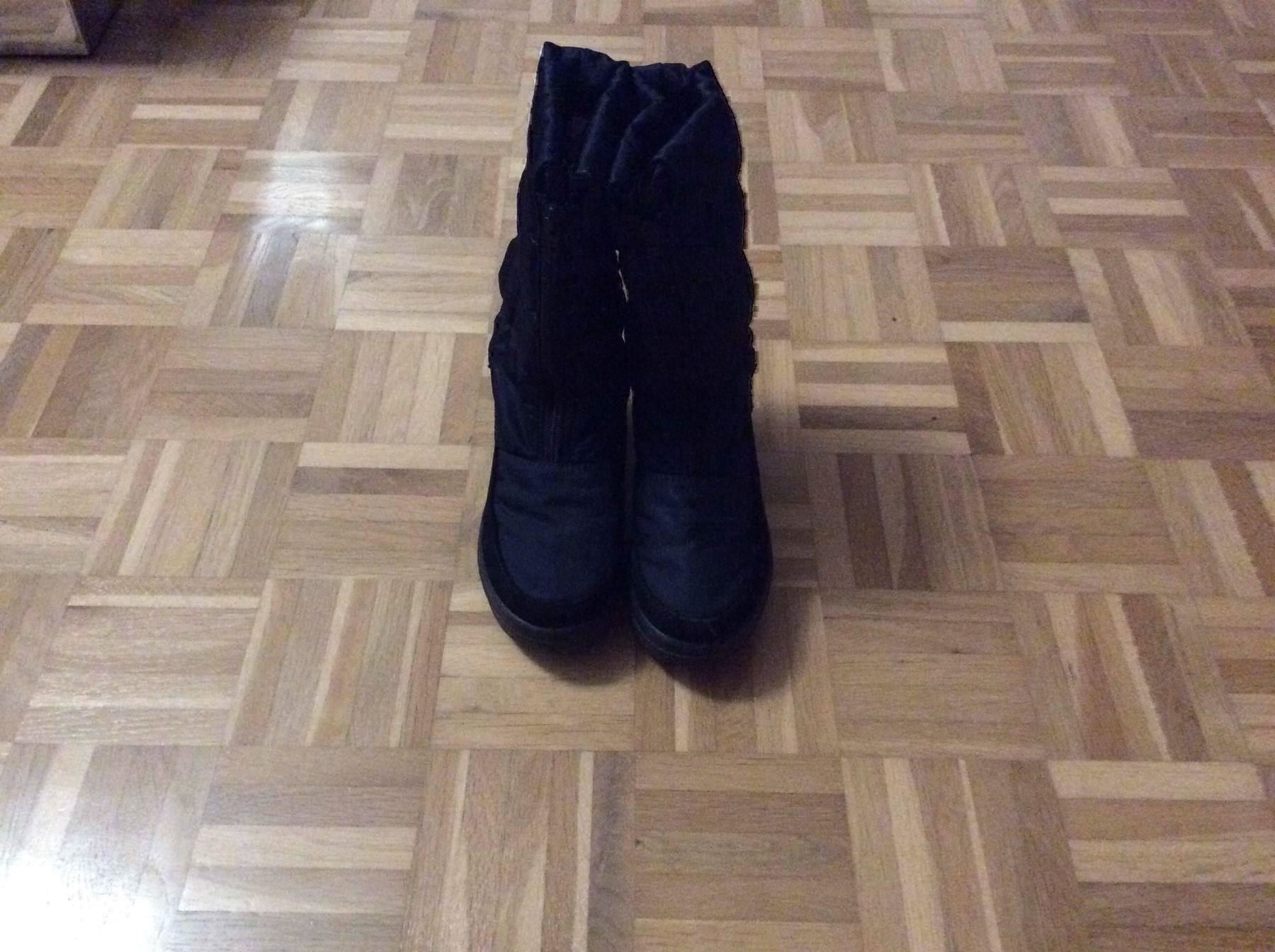 Scarpe per ragazze: warme Winterstiefel gefüttert – Usato da Horw venduto da Benny017