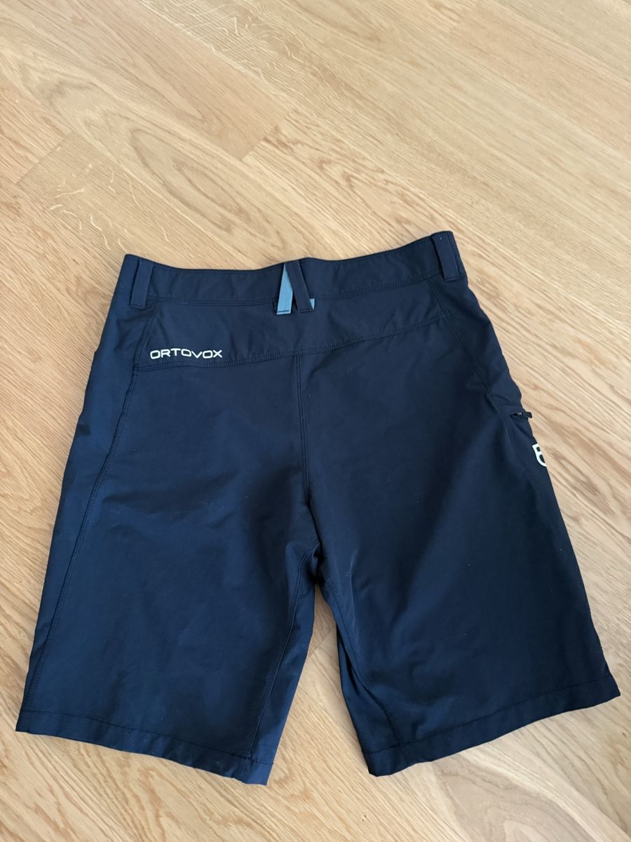 Ortovox Pantaloni: Ortovox Pelmo Shorts – Usato da Fällanden venduto da Dominic133 1