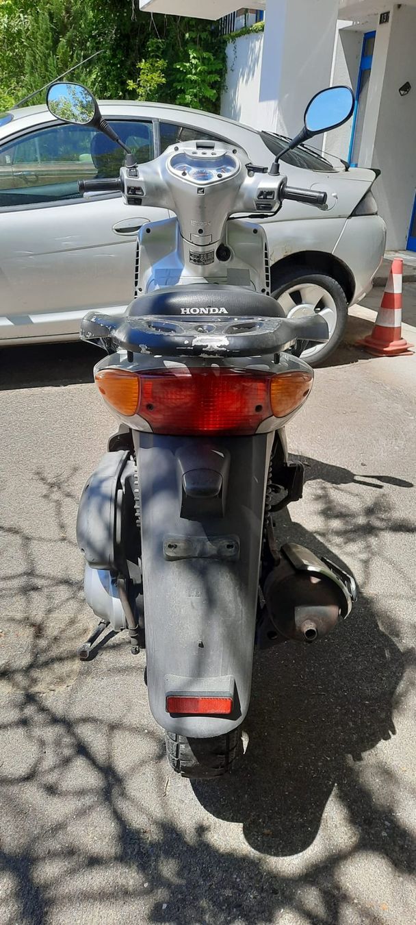 Honda Scooter: Honda SH 125 – Usato da Wettingen venduto da 2fiule5 3