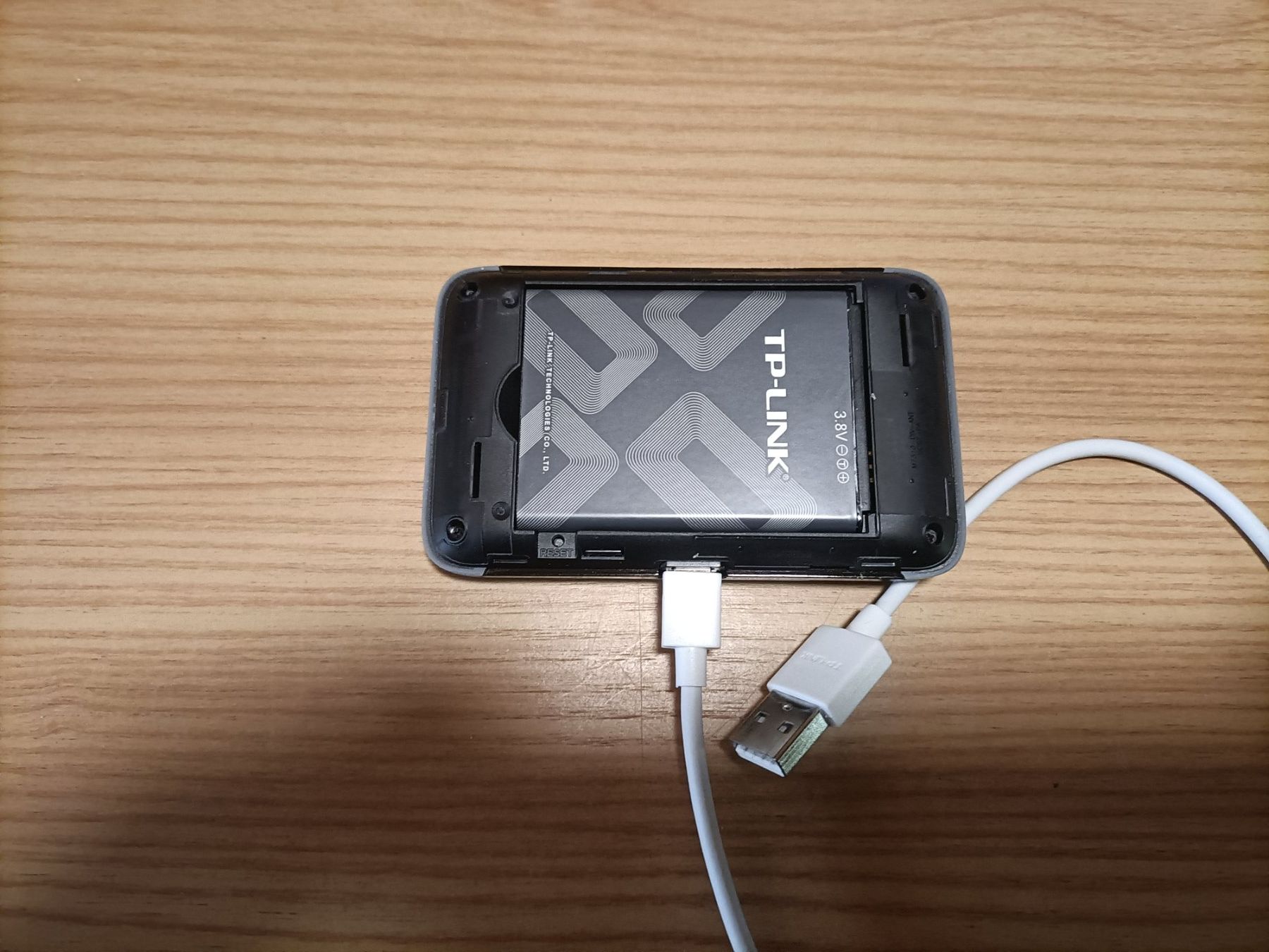 TP-Link Modem & Router: TP-Link Mobiler WLAN Router M7310, wenig gebraucht – Usato da Schöftland venduto da Snacketti7 4