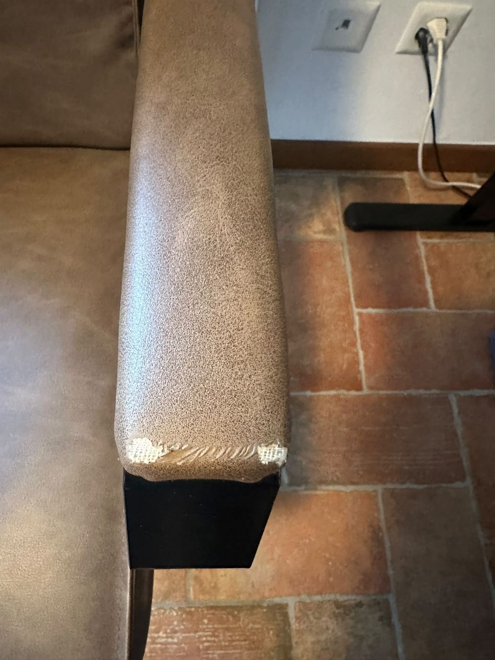 Conforama Fauteuils: Sedia ufficio ecopelle Conforama – D'occasion à Genestrerio par RUSTY_VIK 1