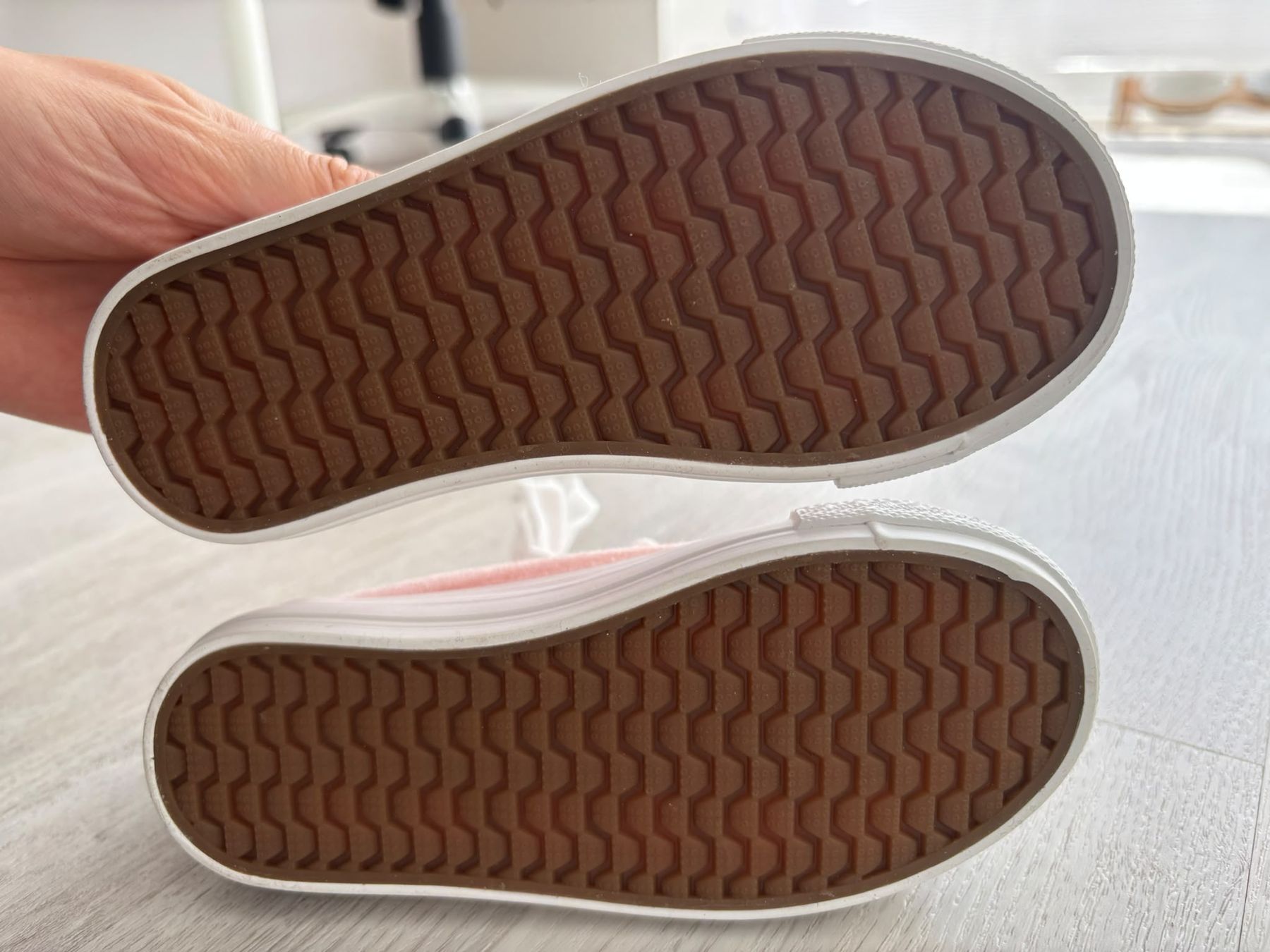 Scarpe per ragazzi: Kindersneaker Gr. 23 Neu – Nuovo (secondo la descrizione) da Hochfelden venduto da rub_rnw5 5