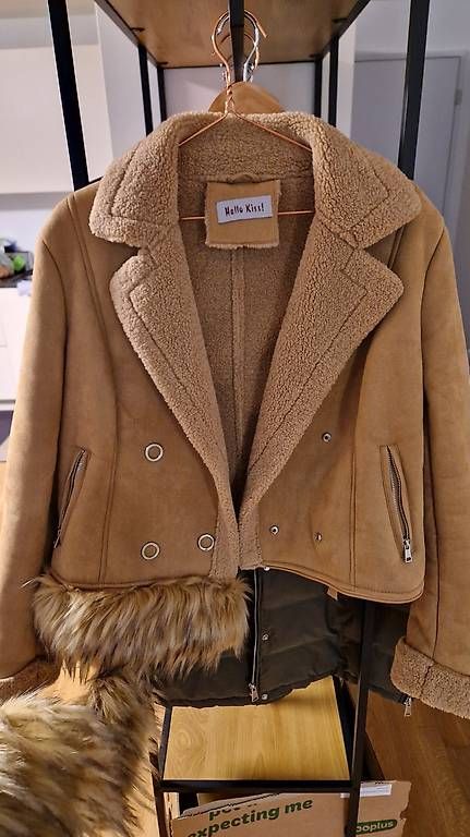 Giacche: Jacke mit abnehmbarem Fell – Usato da Grenchen venduto da Lexii_ 1