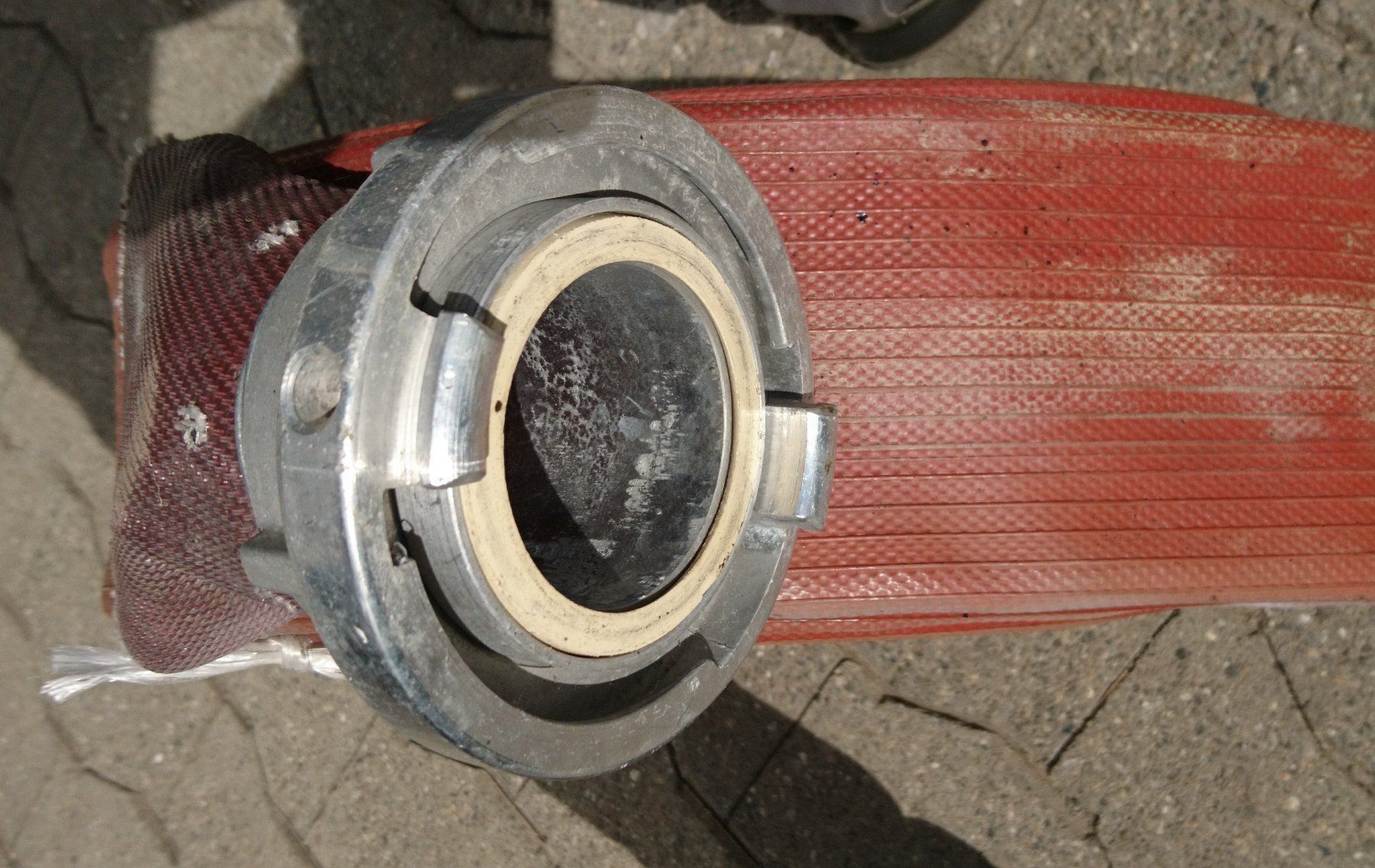 Tubi & Tubi flessibili: Feuerwehr Schlauch 75mm 3" 20meter – Usato da Gampelen venduto da Schmidi887 2