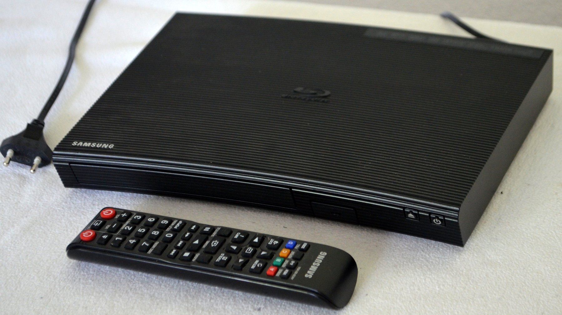 Samsung Sistemi audio & multimediali: Samsung BD-J5500 3D Blu-ray Player – Usato da Collonges venduto da arashee 1