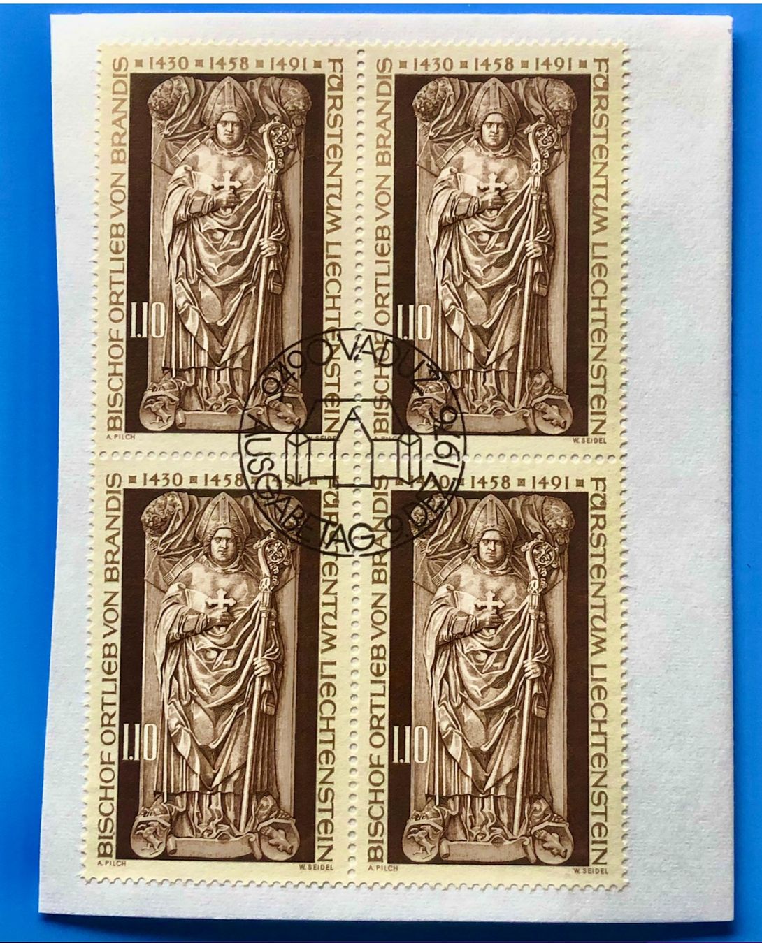 Tutti i francobolli: Briefmarken aus Liechtenstein 4 er Block mit Papier  – Usato da Aarau venduto da Angi-007