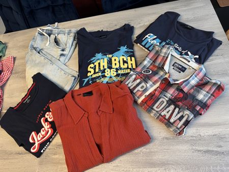 4XL Herren Kleiderpaket, Sommer Sale: T-Shirts, Hemd, Jeans