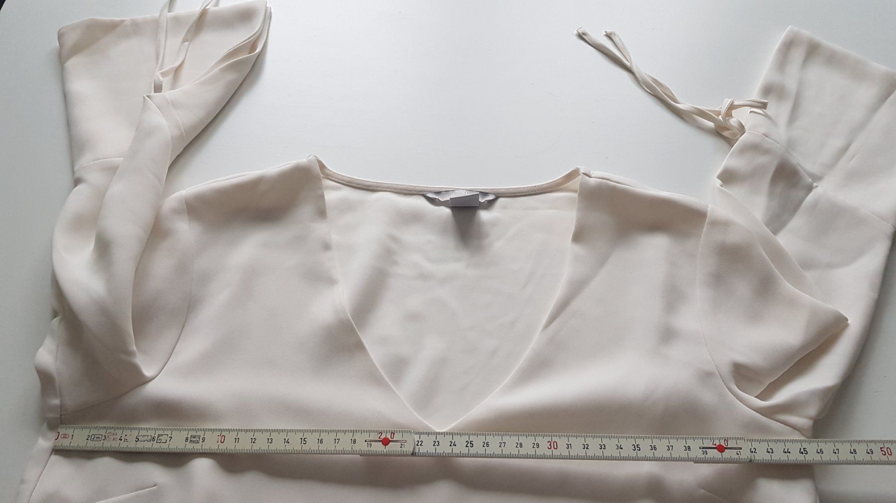 H&M Camicette: Bluse von H&M mit Trompetenärmel – Nuovo (secondo la descrizione) da Geuensee venduto da sonnenstunden 4