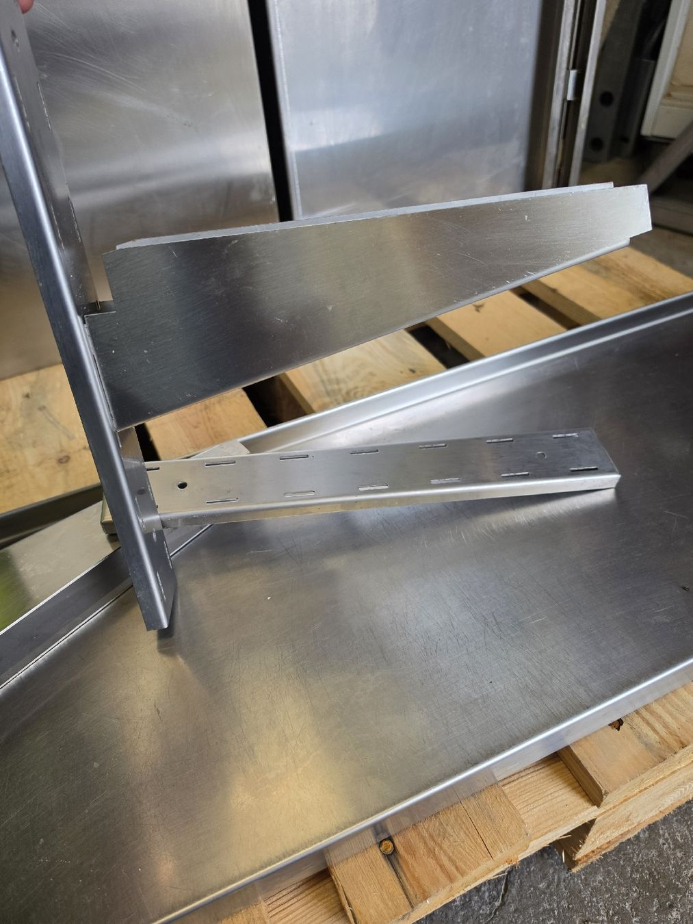 Scaffali: Wand Bord ##131 – Usato da Wuppenau venduto da Gastro.Wuppenau 3