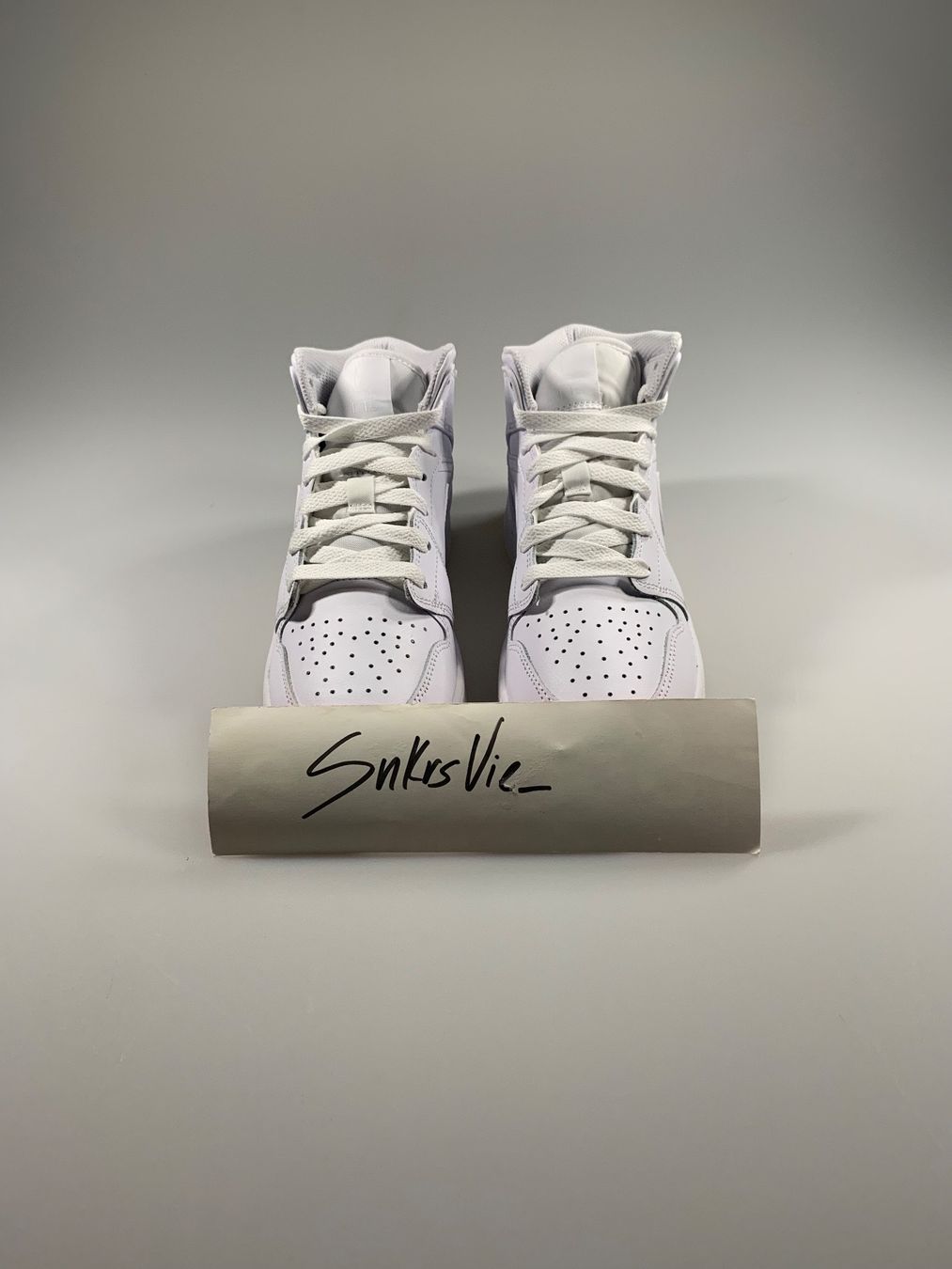 Jordan Scarpe da donna: Jordan 1 Mid Triple White (GS) – Nuovo e nell'imballaggio originale da Thörishaus venduto da SnkrsVie 6