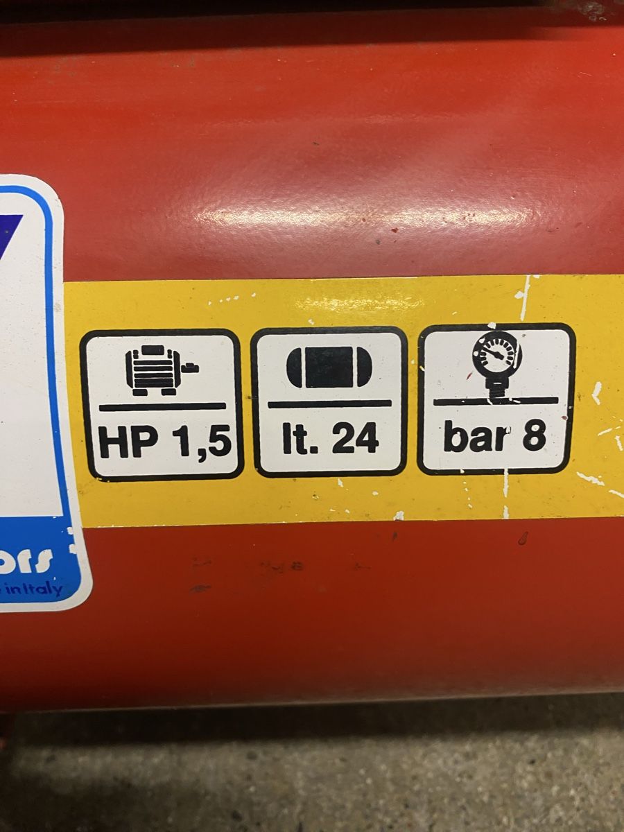 Compresseurs: Kompressor 8 bar – D'occasion à Wiesendangen par argon03 3