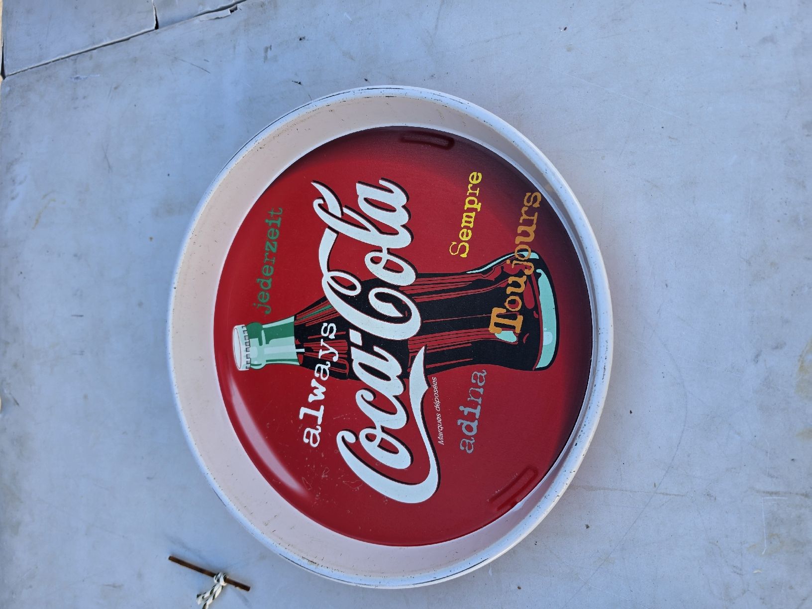 Servierplatten: Coca-Cola Serviertablett rund Metall gebraucht – Gebraucht aus Mettlen von elios0888 8