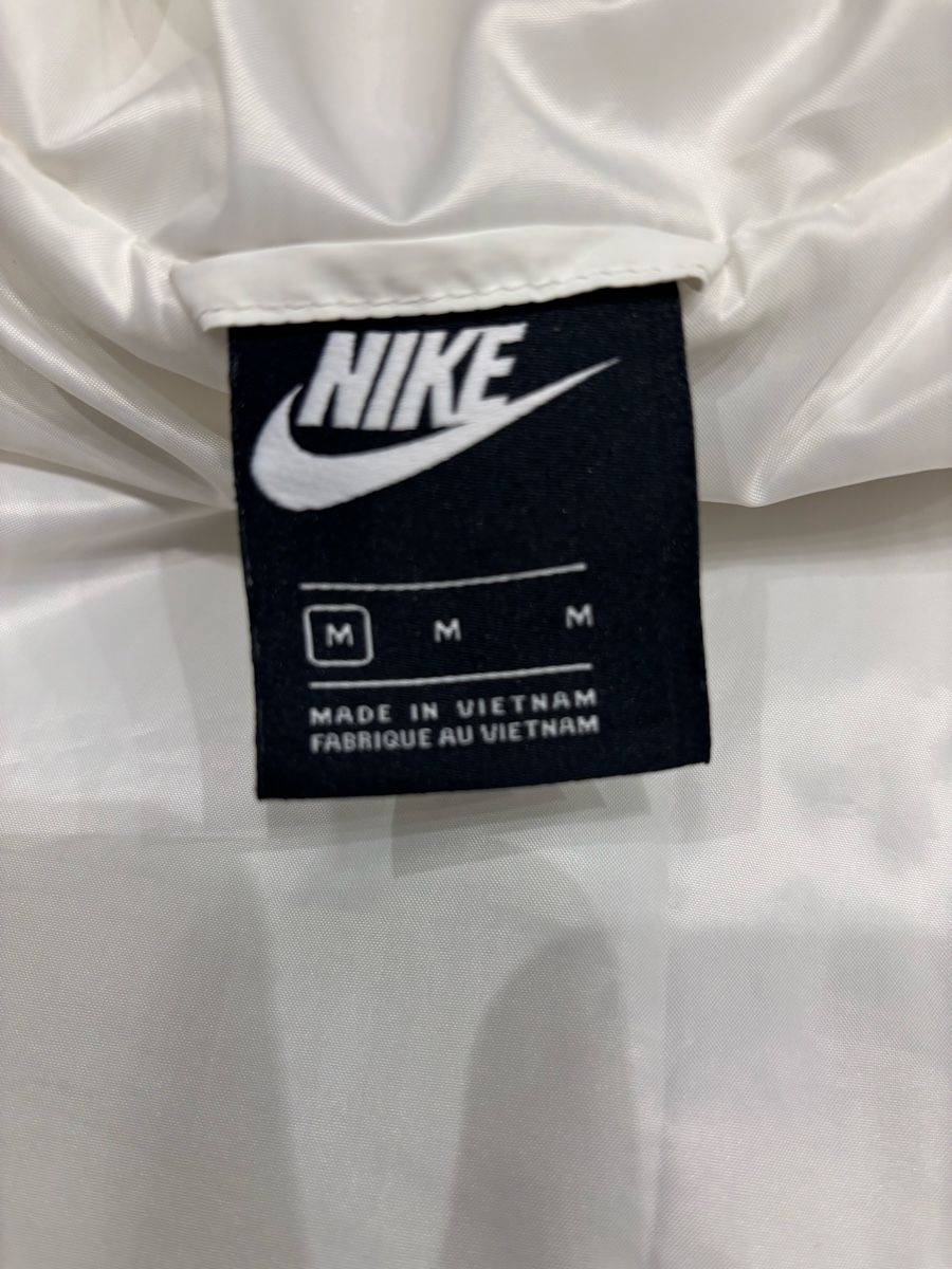 Cappotti: Nike Steppmantel / Wintermantel Gr.M – Usato da Oberdorf SO venduto da sa-na 3