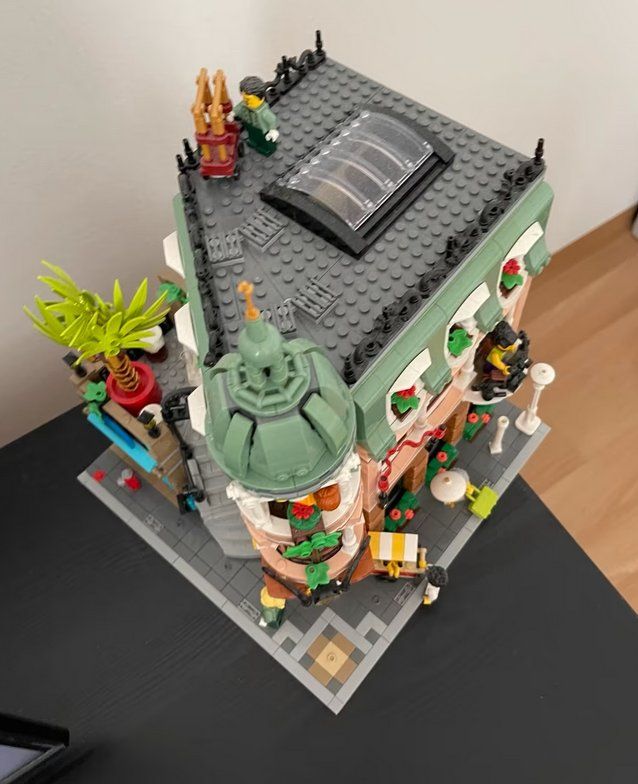 Lego Kit di costruzioni: LEGO Boutique- Hotel  10297 – Usato da Selkingen venduto da Eishase 3