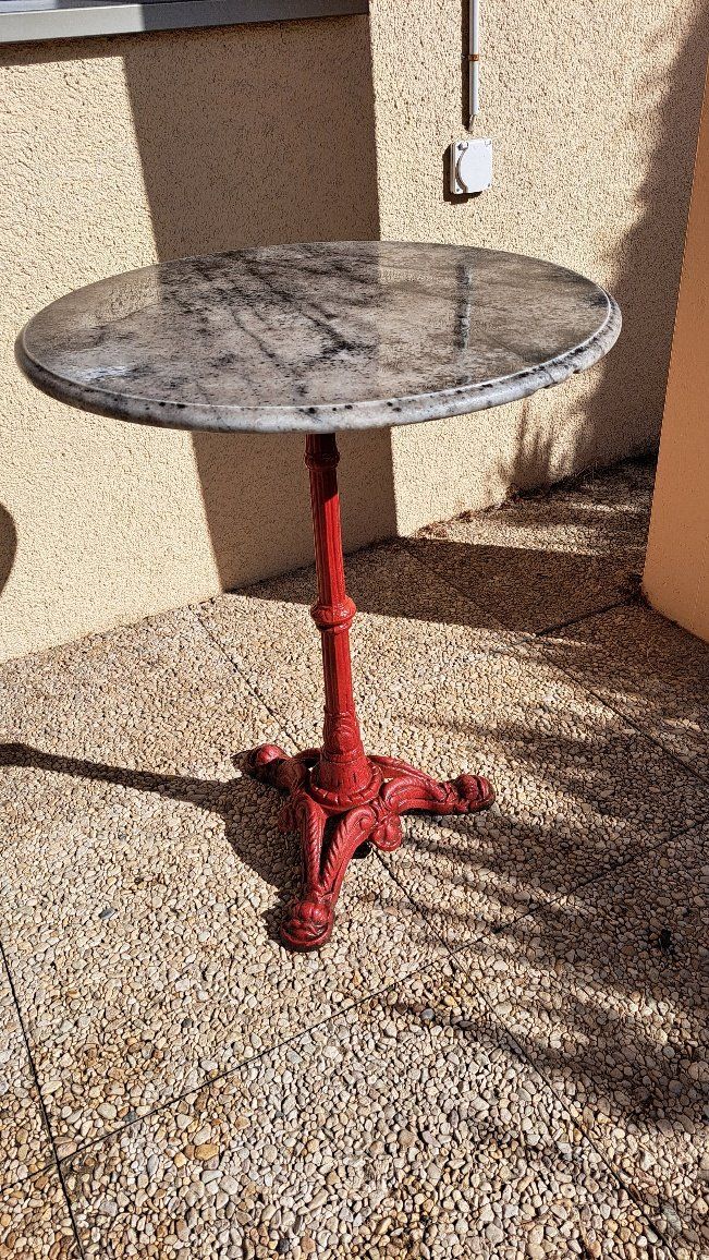 Tavoli: Table de jardin, ancienne – Difettoso da Neuchâtel venduto da Forestmanz