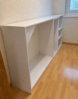 Regal weiss mit offenen Fächern in gutem Zustand