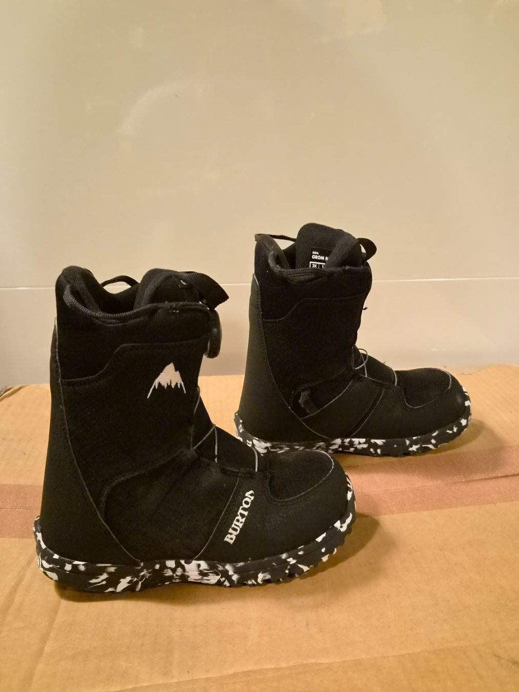 Burton Chaussures garçon: Burton Snowboardschuhe Gr.33 BOA – D'occasion à Oberrieden par Raja011 1