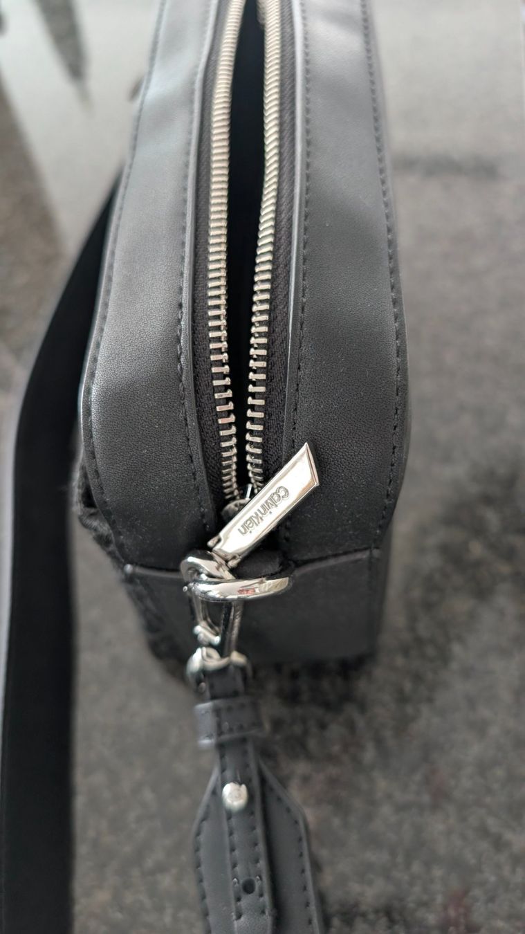 Calvin Klein Borse da donna: Calvin Klein Handtasche – Usato da Zermatt venduto da pinky025 4