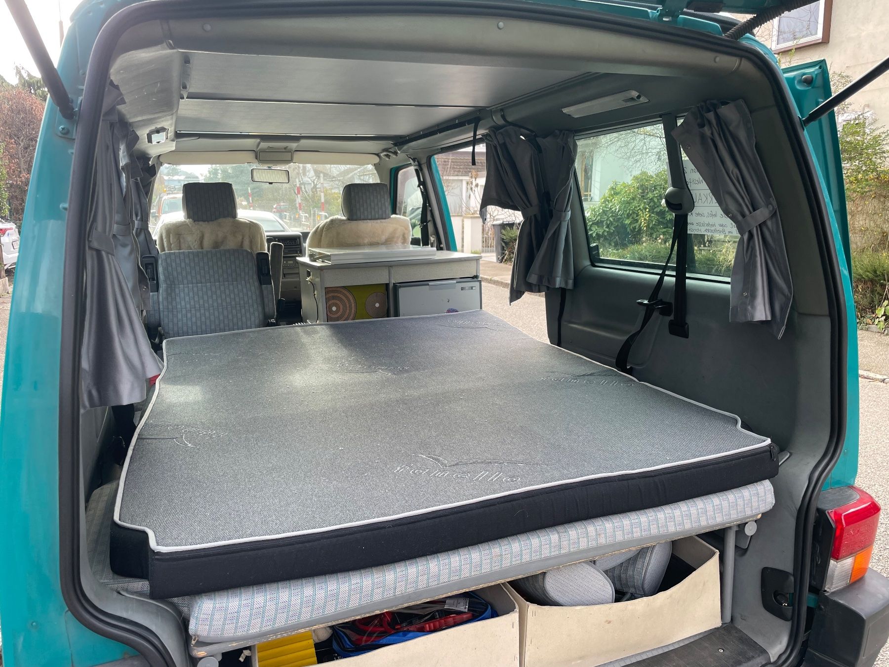 VW Camping Fahrzeuge: VW T4 Multivan 2.4D Camper – Gebraucht aus Riehen von rog_9vhy 9