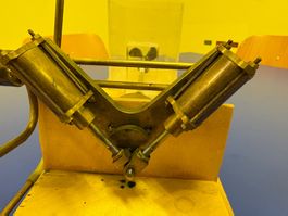 Dampfmaschine V 2 Zylinder , oszillierend