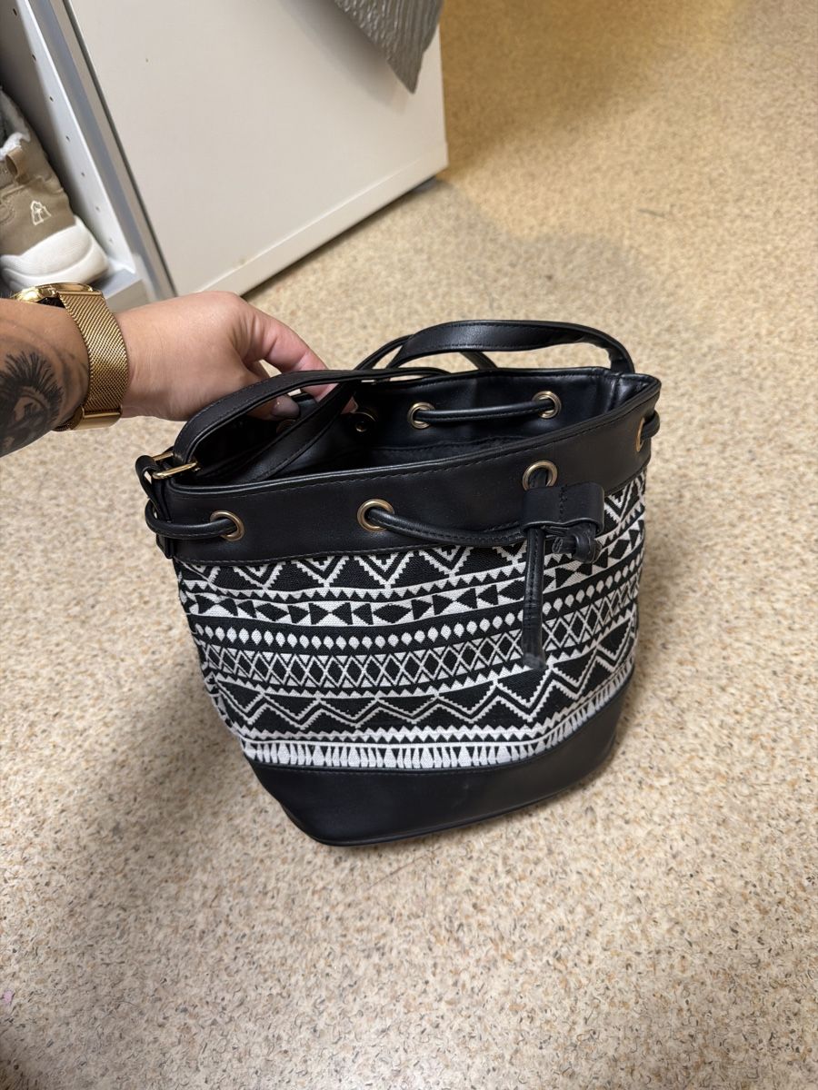 Borse da donna: Handtasche – Nuovo (secondo la descrizione) da Oeschgen venduto da Mich_elle