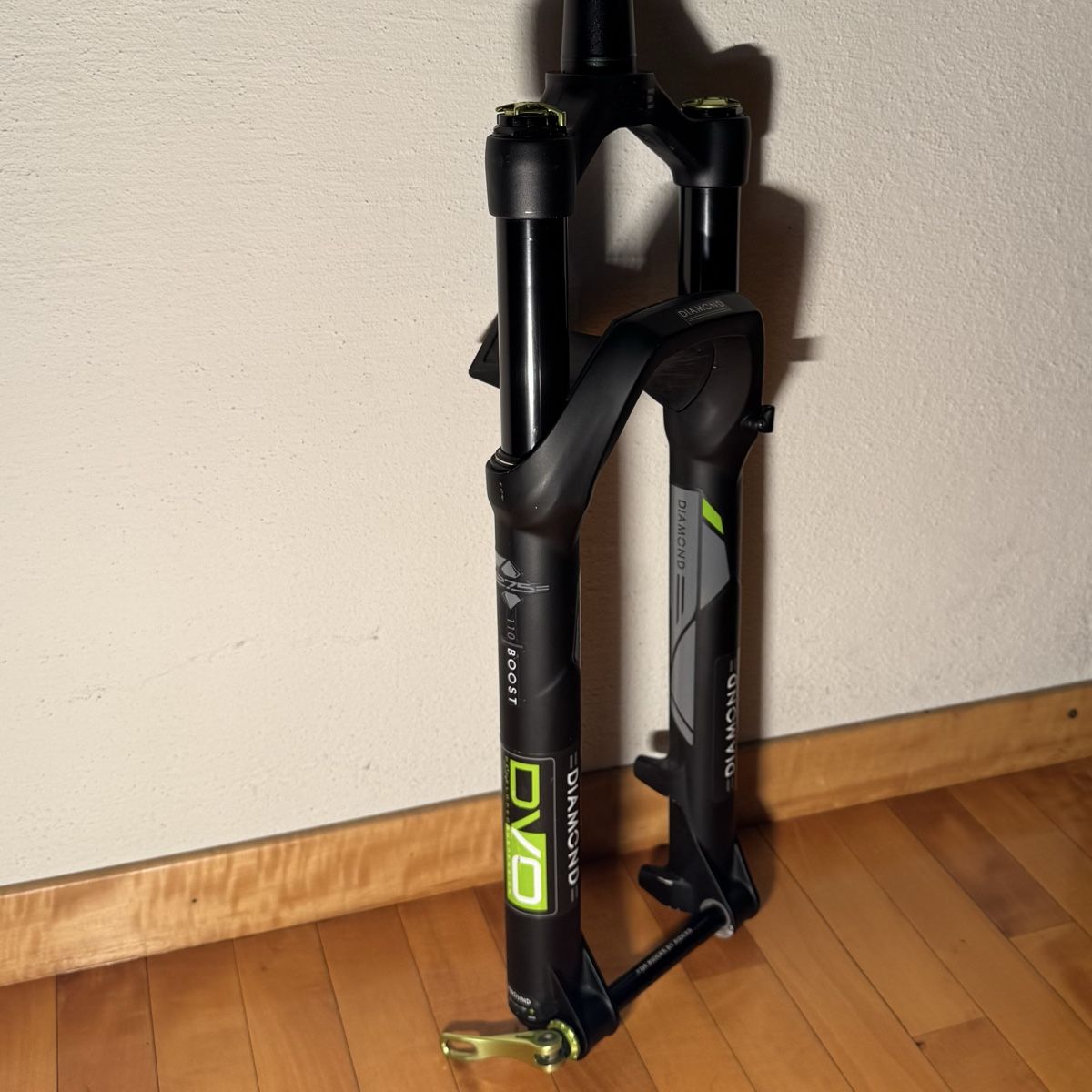 Pezzi di ricambio: DVO Diamond 110 Boost Fork – Usato da Embrach venduto da whi_j7l9