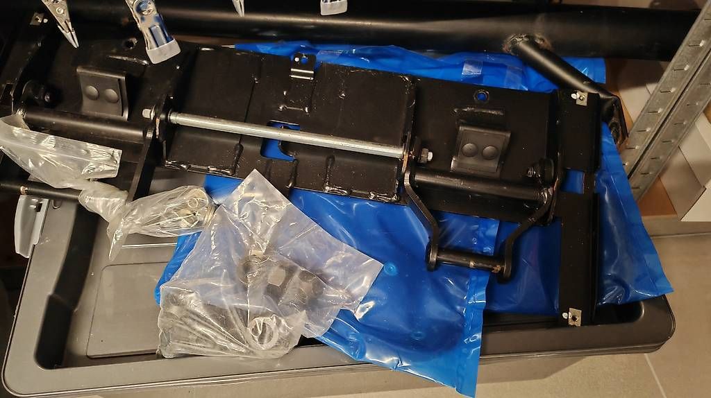 Tutti pezzi di ricambio auto: Ensemble sièges cuirs 2e et 3e rangées Defender 110 LXV 2013 – Usato da Penthaz venduto da GGE01 3