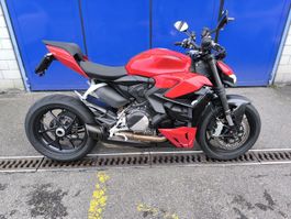 Ducati Streetfighter V2 Carbon und Rizoma
