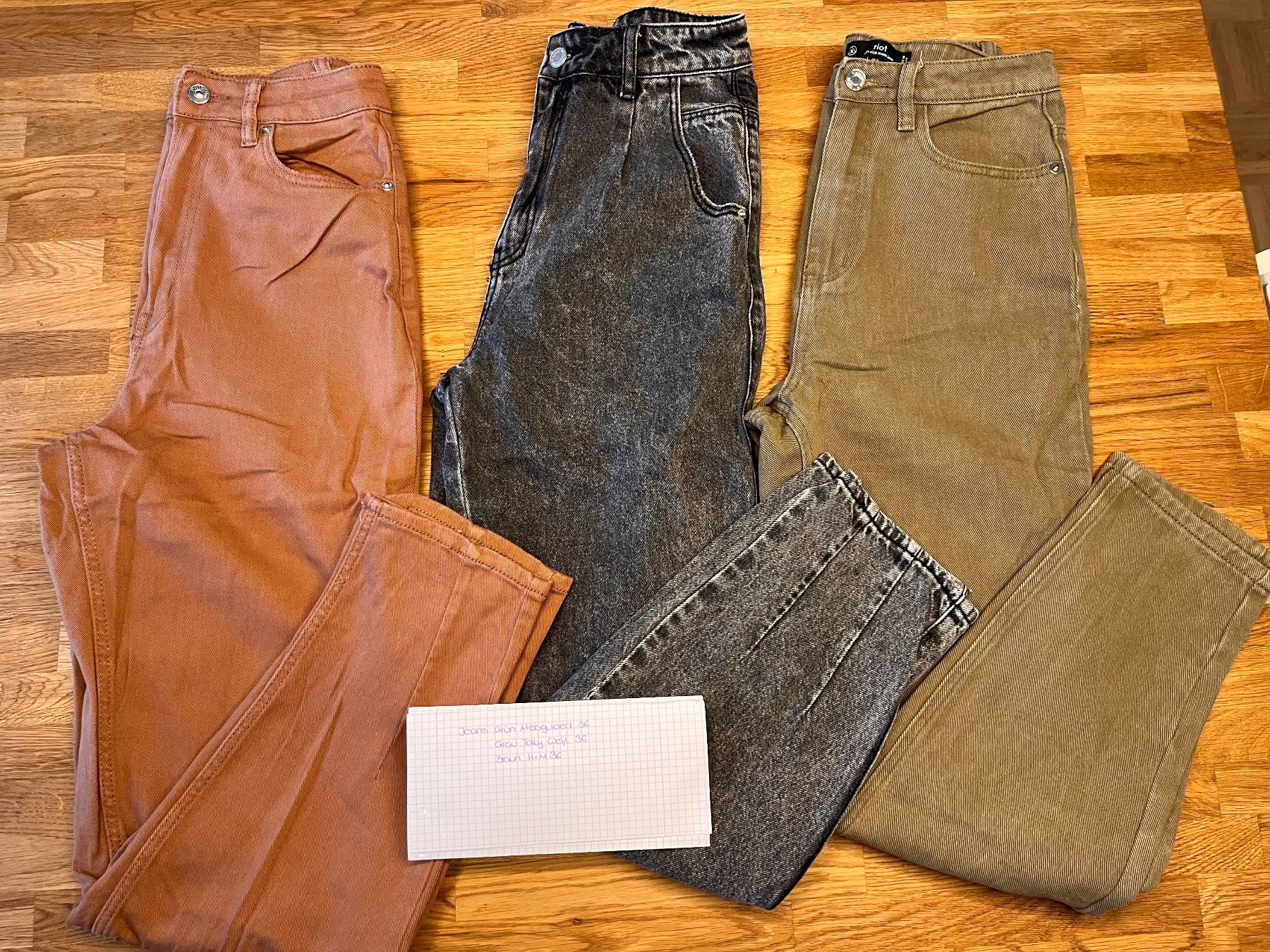 Jeans: Lockere Jeans Grösse 36 – Usato da Biel/Bienne venduto da Lalala333