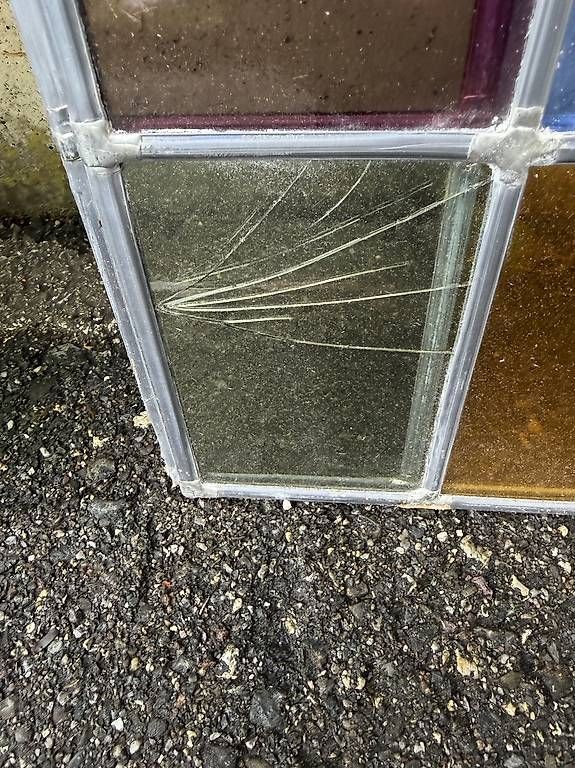 Fenster: Farbfenster – Gebraucht aus Triesenberg von saeli17 3