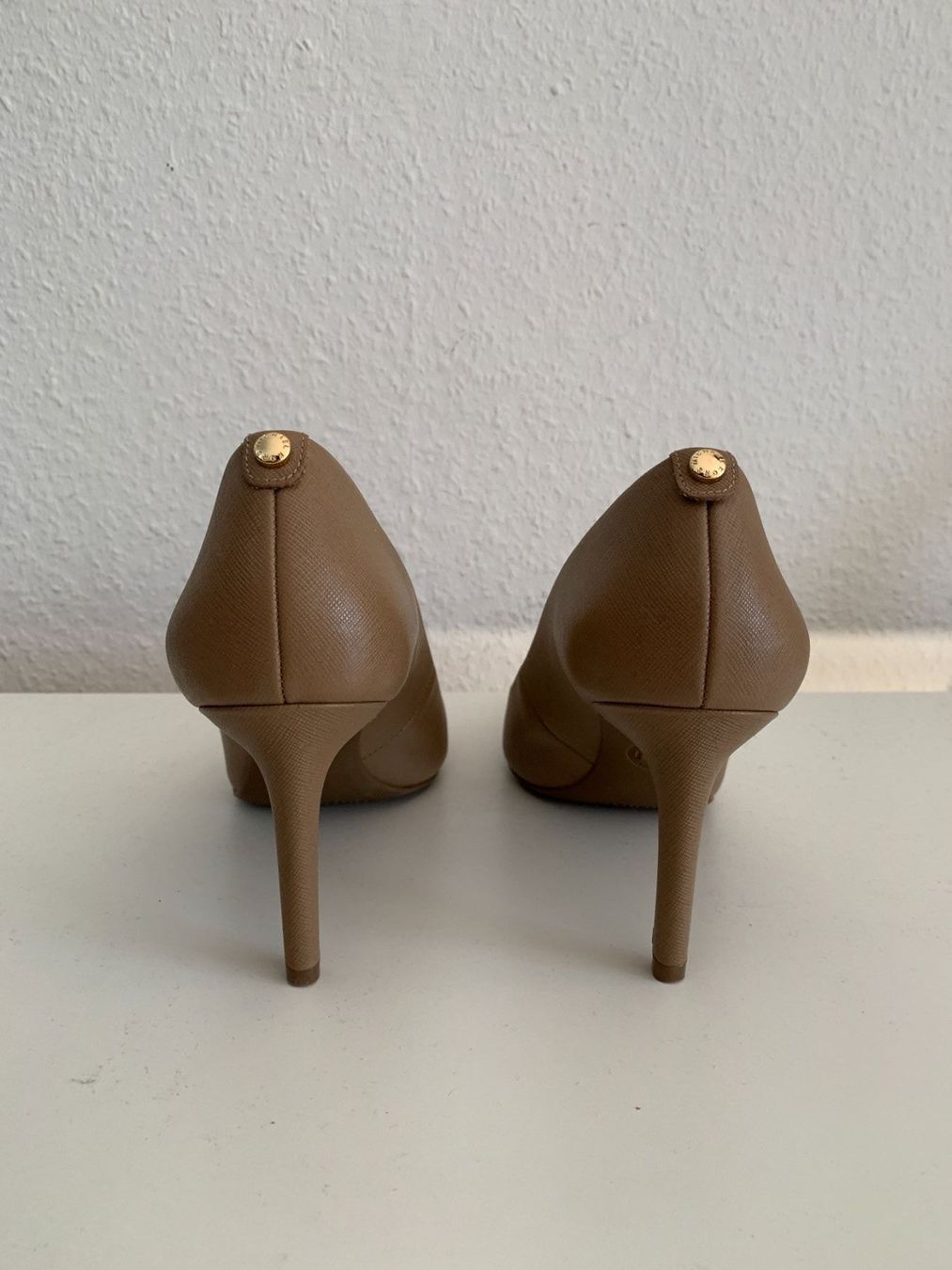 Michael Kors Damenschuhe: MICHAEL KORS - Leder Pumps hellbraun 38.5 – Neu (gemäss Beschreibung) aus Zürich von Diazaio 2