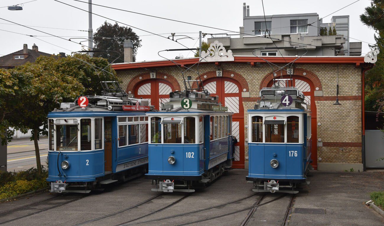 Schilder: Tram oder Bus Nummernschild rot Nummer 2 Zürich – Gebraucht aus Meilen von Brandmanager 5