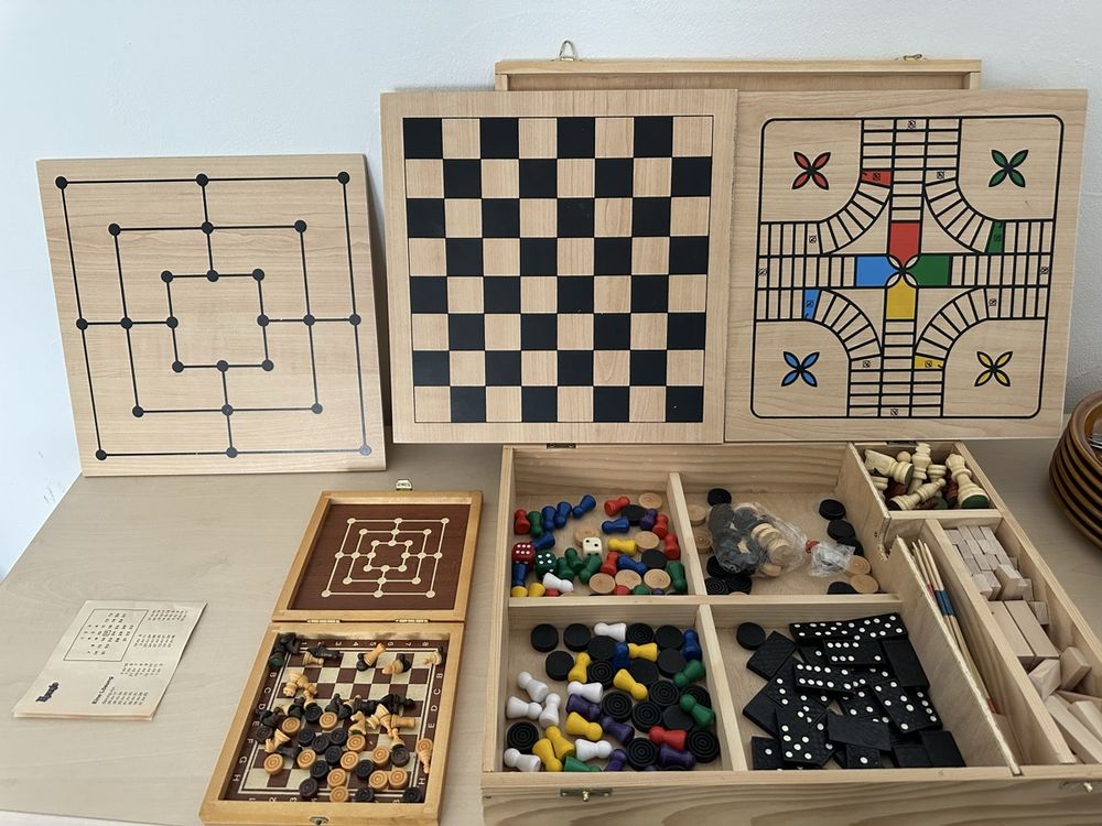 Wunderschne Spiele Aus Holz Bild