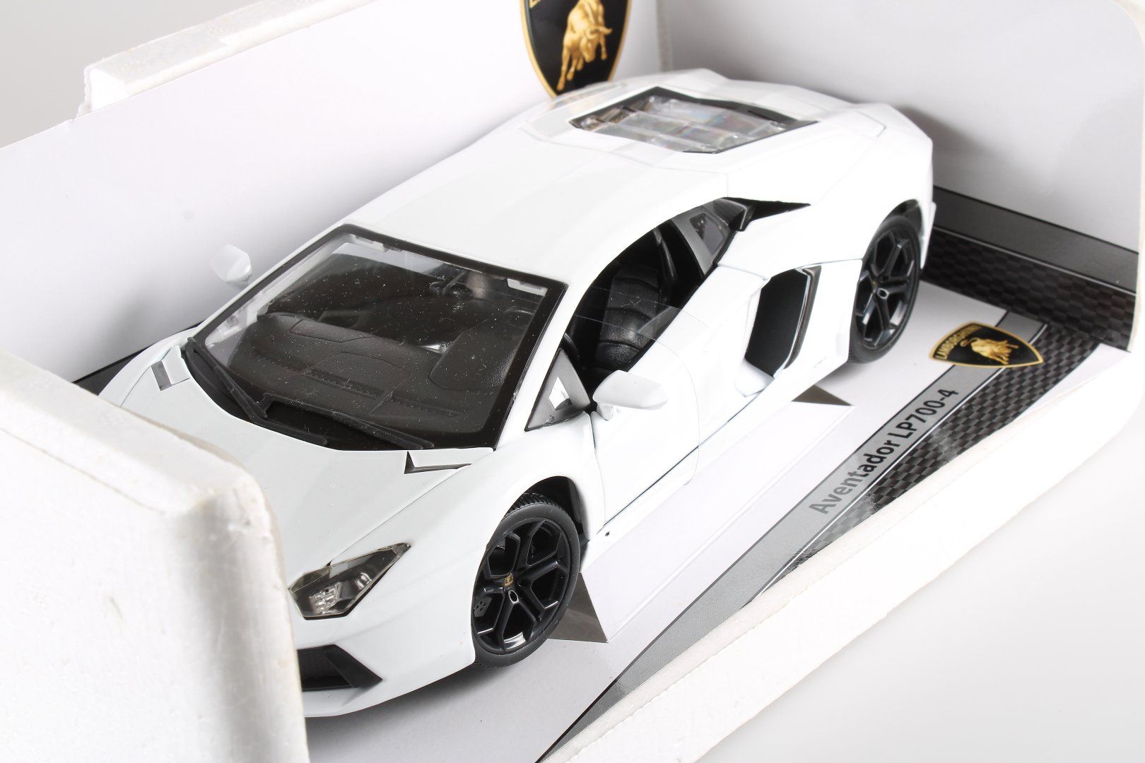 Bburago Modellautos: Lamborghini Aventador LP 700-4 – Neu und originalverpackt aus Gossau SG von mifab 3