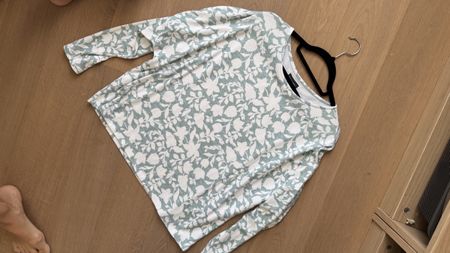 Frühlings-Pulli Blus mit Blumenmuster, Grösse M