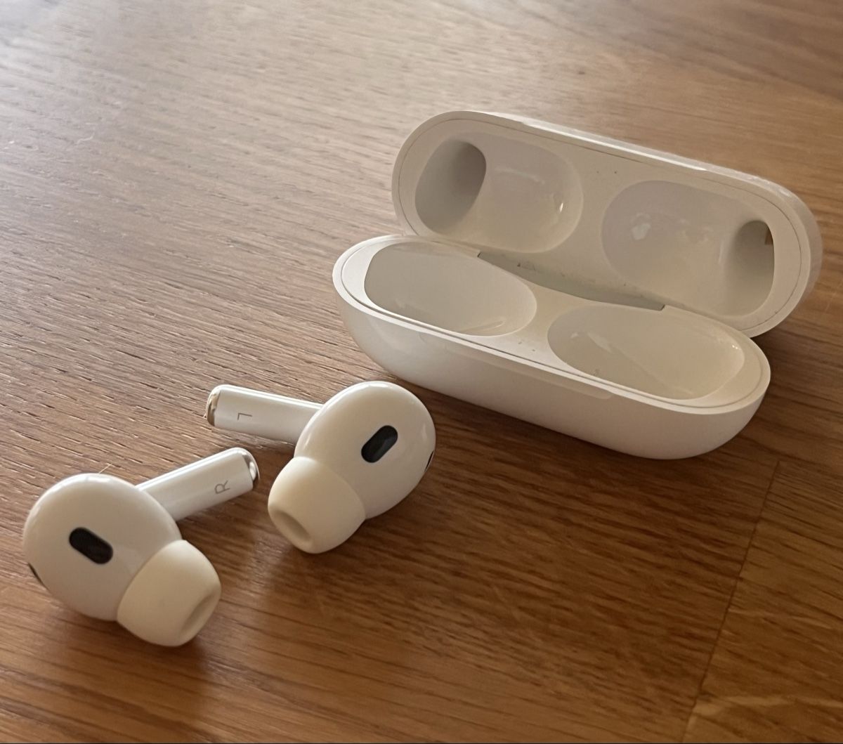Apple Casques audio: AirPods Pro Gen 2 + Garantie – D'occasion à Zürich par Koivusaari 1