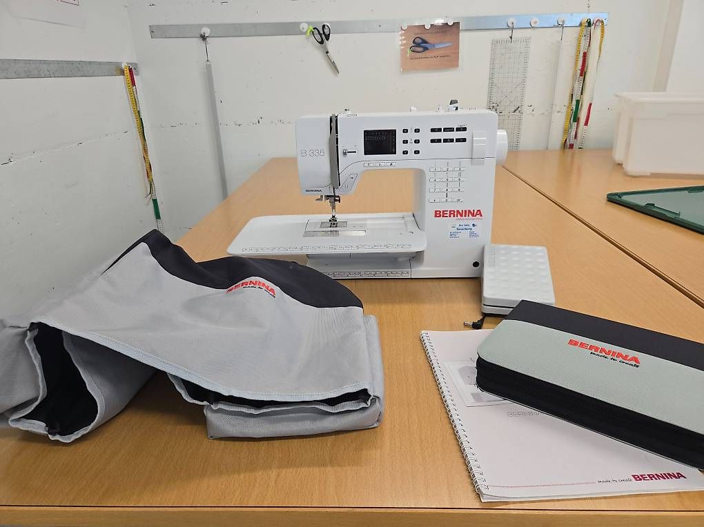Macchine da cucire: Bernina B335 Gen. 1 – Usato da Luzern venduto da mimi_na