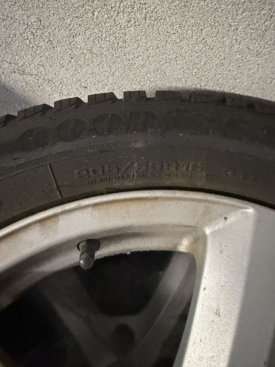 Audi Pneumatici & Ruote complete: Roues hiver Audi a3 – Usato da Val D - Illiez venduto da len_9szy 1
